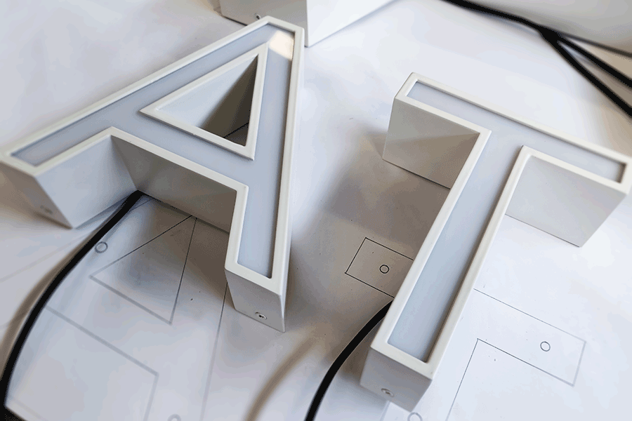 設計制作鏤空字標識標牌具備哪些特征？